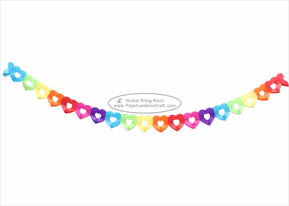 China Heart Shaped Hanging Paper Garland Craft 4m No Pattern For Cultural Center factory
